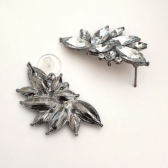 Crystal stud earrings - Picture 2 of 2